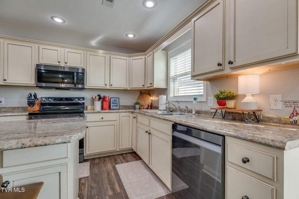 Photo #12: 113 Waverly Court