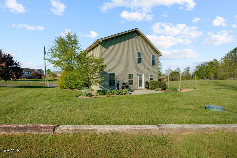 Photo #29: 113 Waverly Court