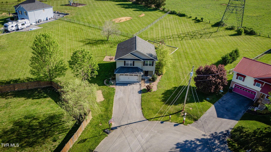 Photo #32: 113 Waverly Court