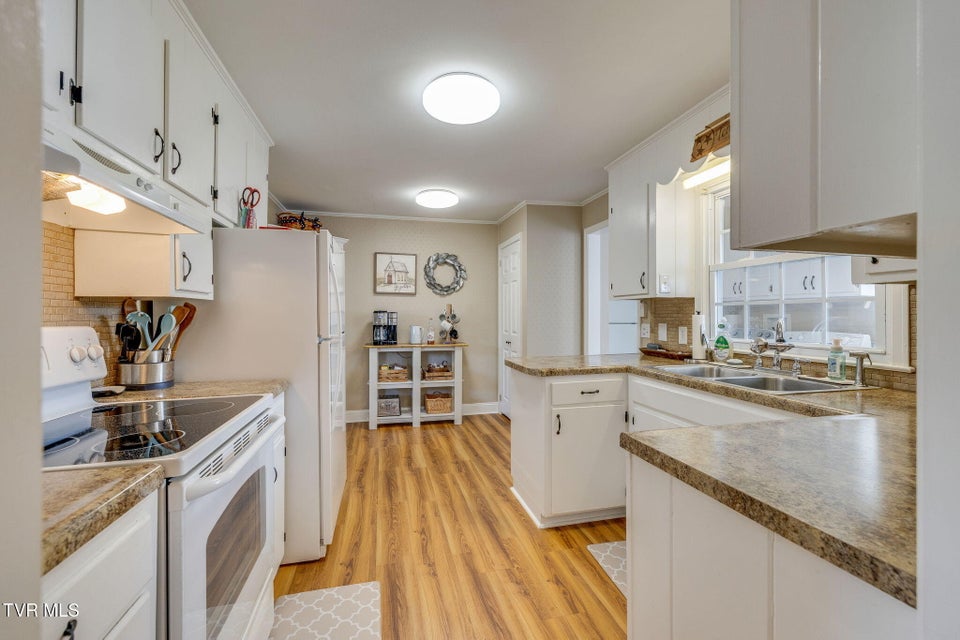 Photo #11: 1312 Post Street