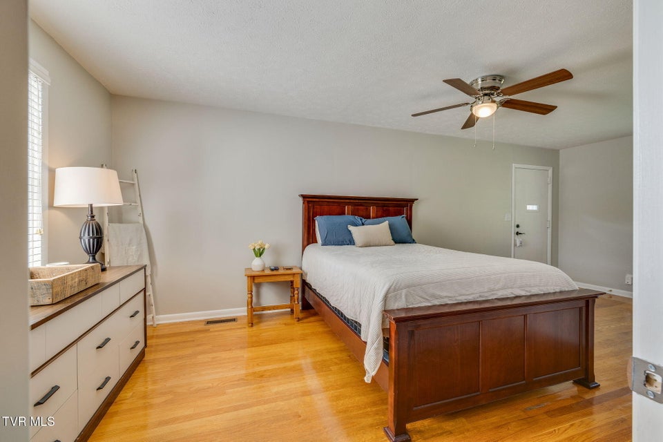 Photo #24: 1312 Post Street