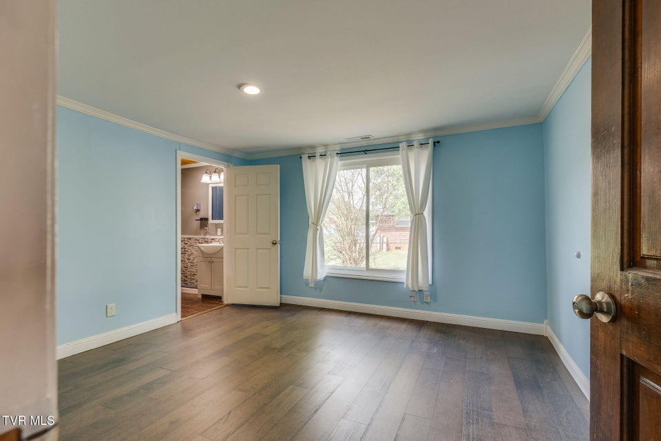 Photo #13: 956 TN-91 