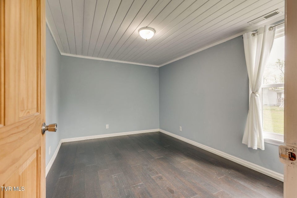 Photo #17: 956 TN-91 