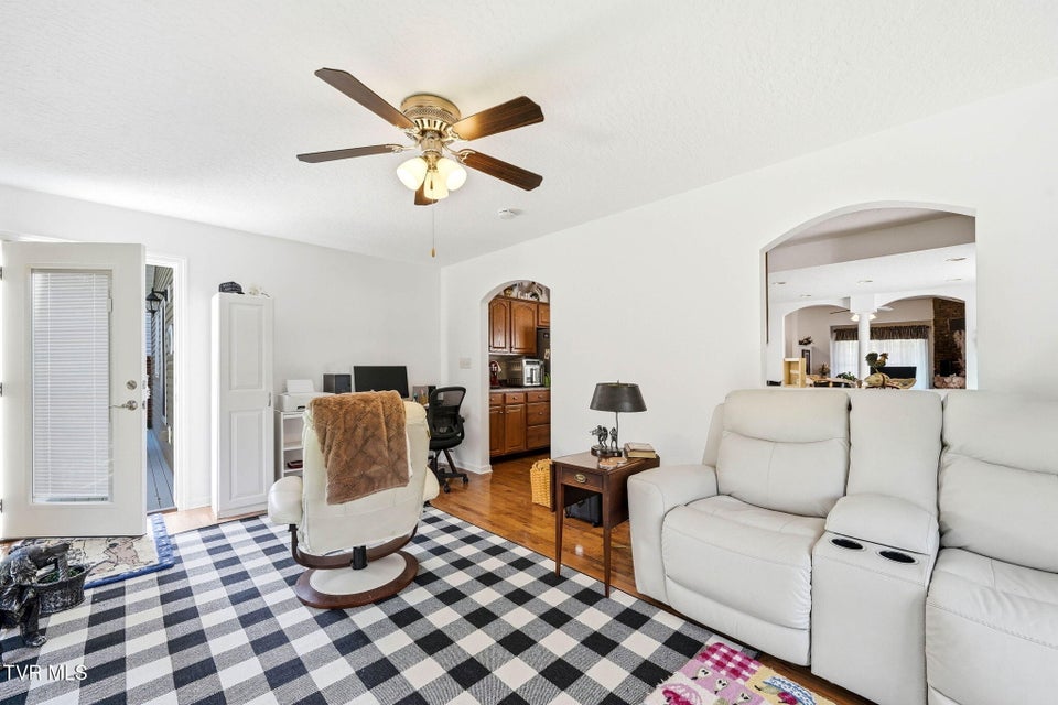 Photo #12: 675 Willowcrest Place