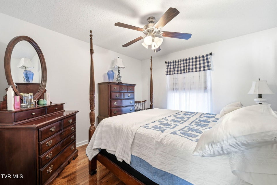 Photo #19: 675 Willowcrest Place