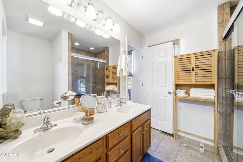 Photo #16: 675 Willowcrest Place