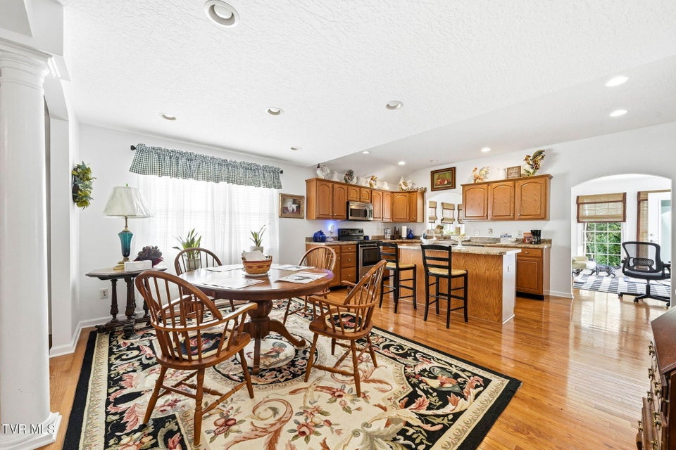 Photo #6: 675 Willowcrest Place