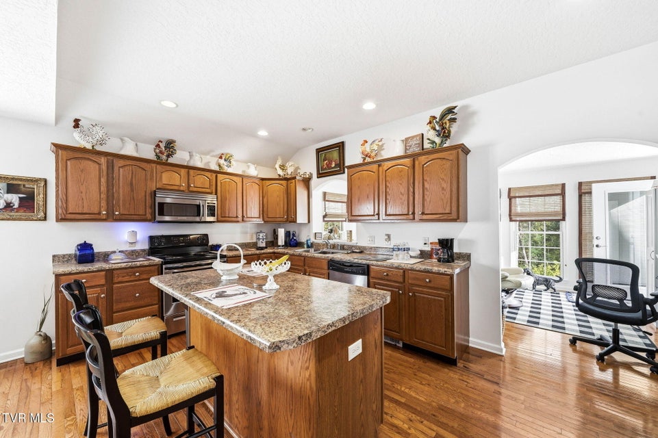 Photo #8: 675 Willowcrest Place