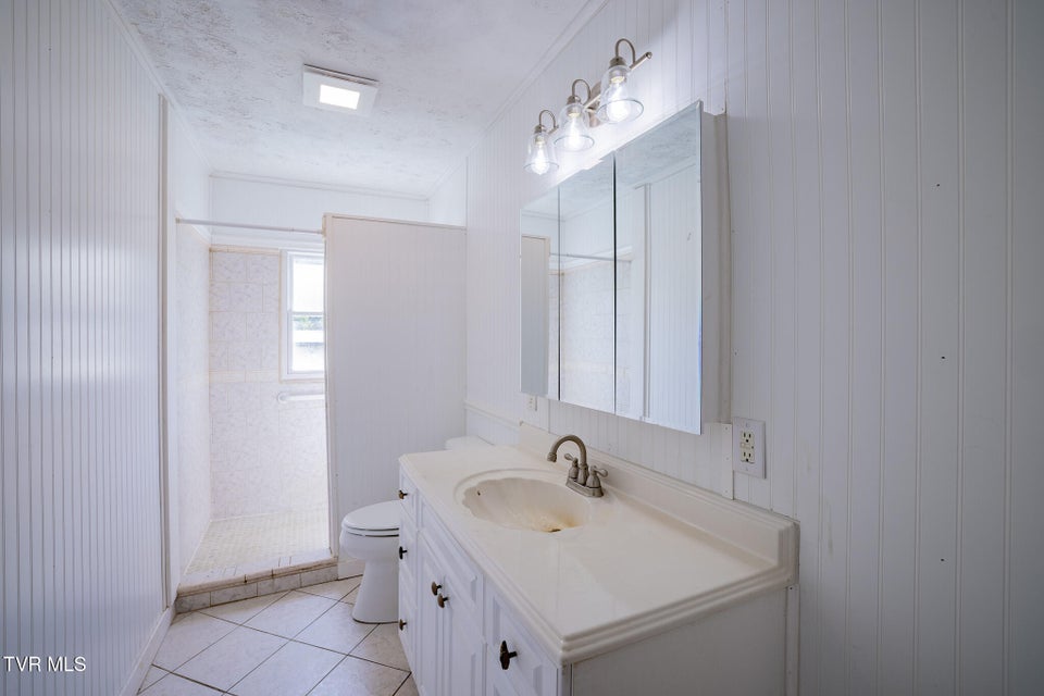 Photo #7: 2044 Siam Road