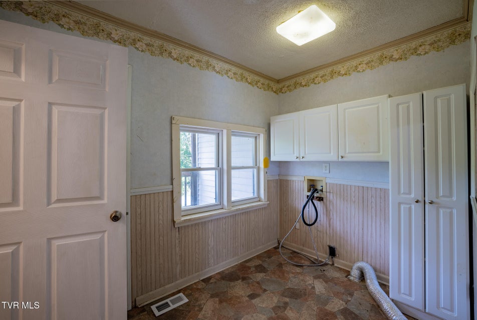 Photo #15: 2044 Siam Road