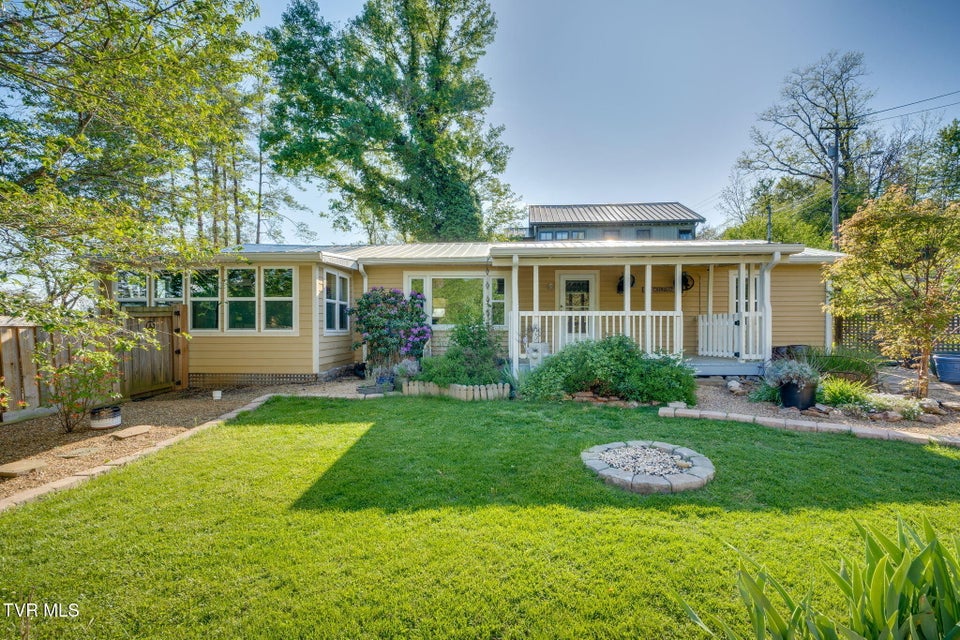 Photo #2: 105 1st Avenue