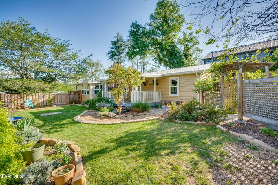 Photo #3: 105 1st Avenue