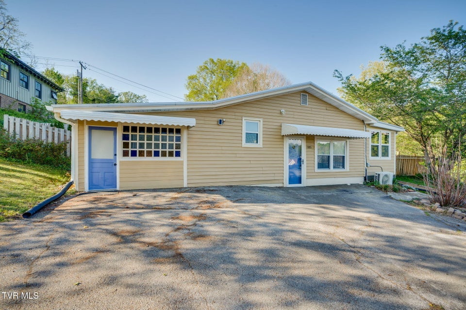 Photo #25: 105 1st Avenue