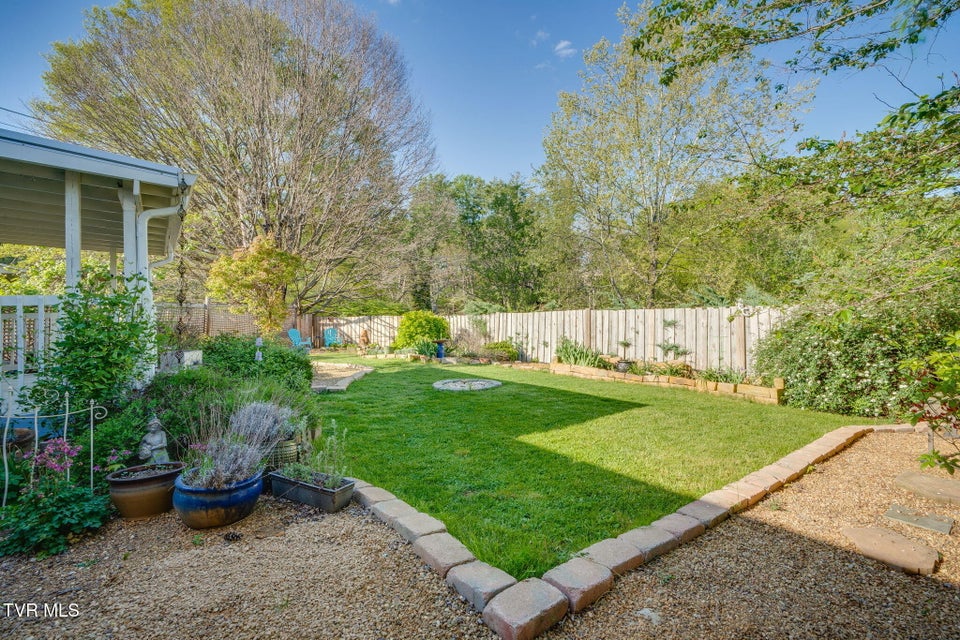 Photo #26: 105 1st Avenue