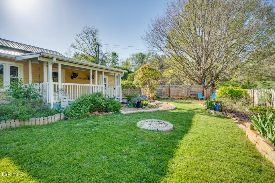 Photo #27: 105 1st Avenue