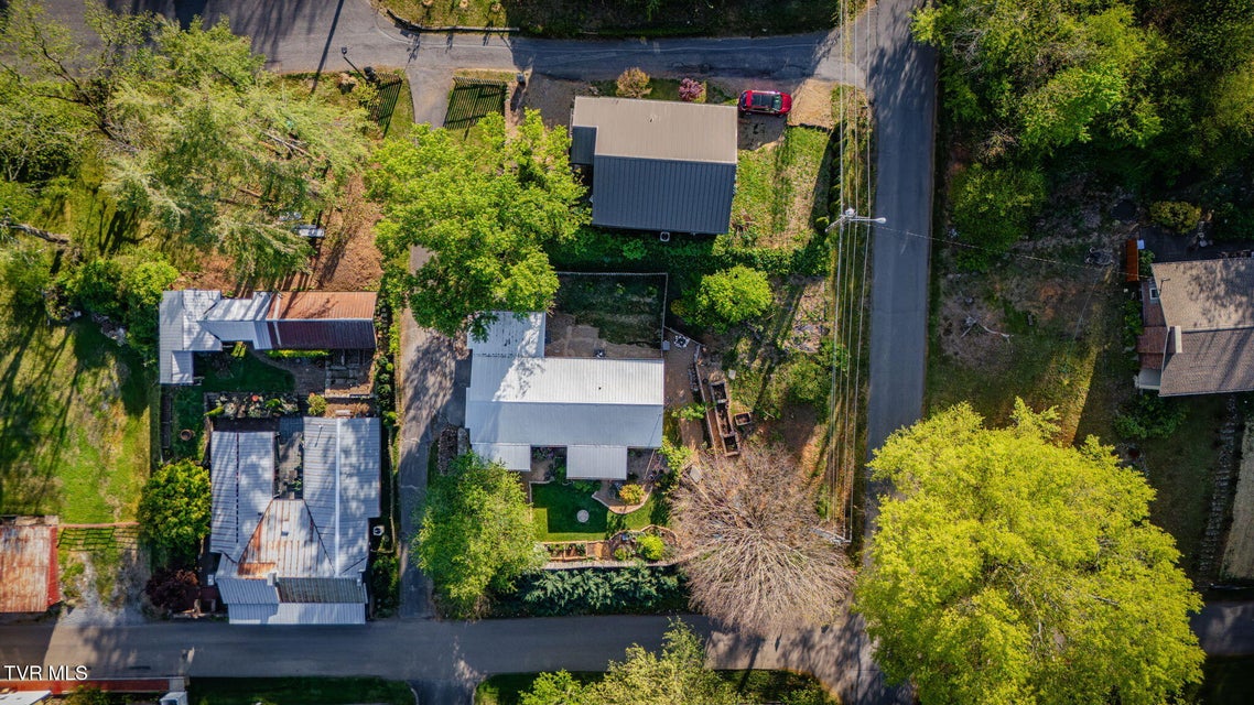 Photo #35: 105 1st Avenue