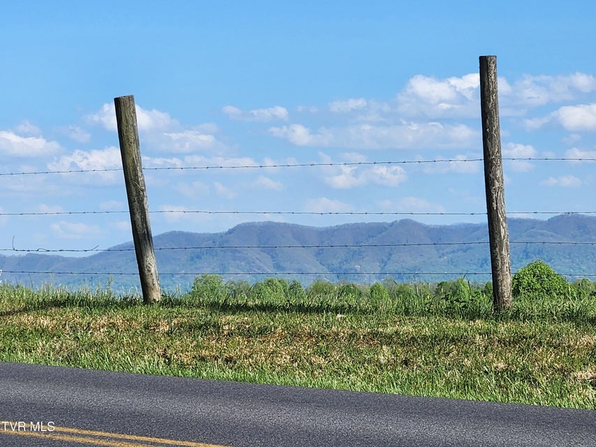 Photo #4: 1253 Skyline Drive