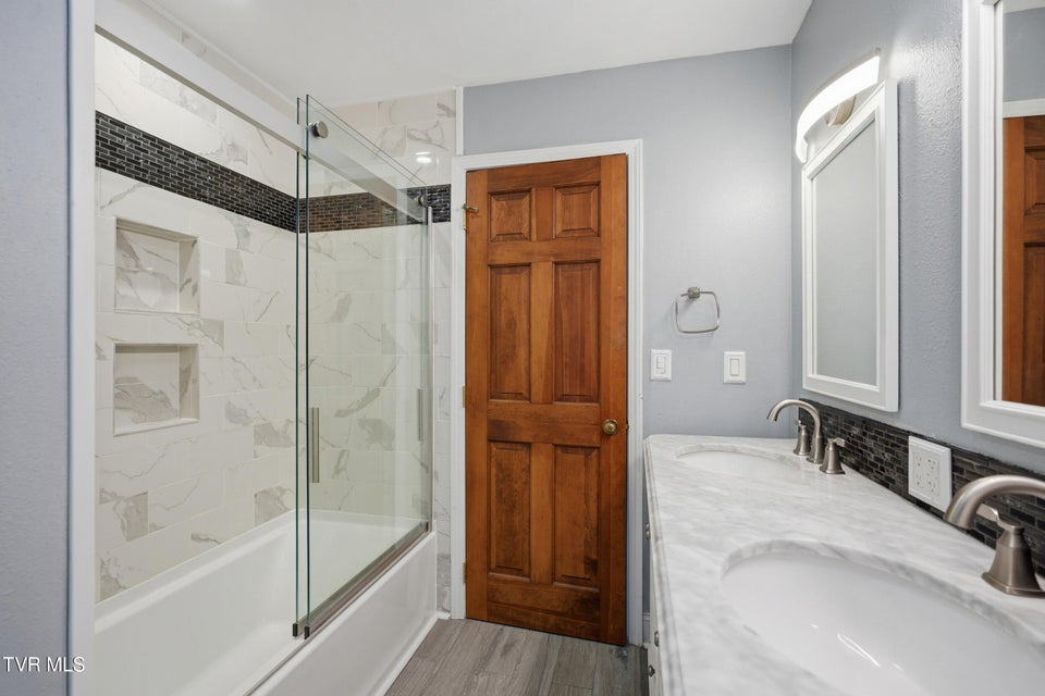 Photo #18: 64 Dye Drive