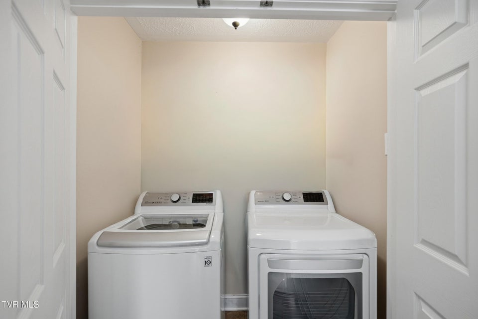 Photo #29: 64 Dye Drive