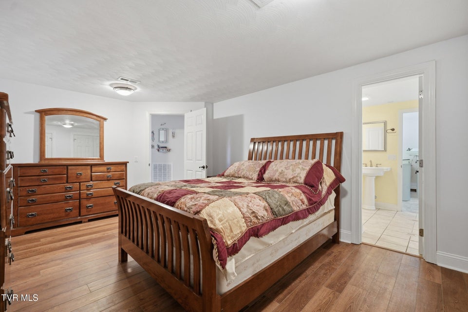 Photo #31: 64 Dye Drive