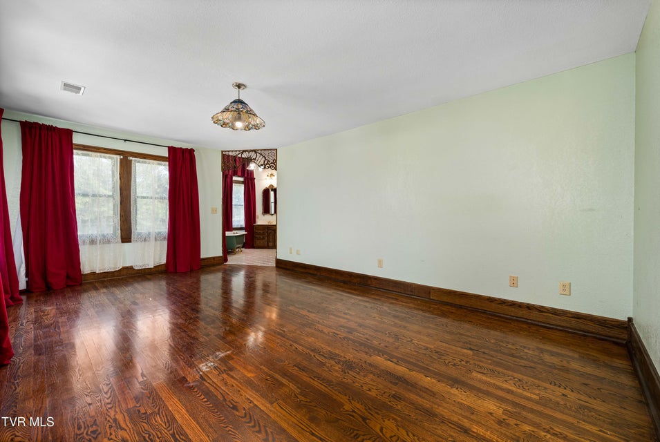 Photo #46: 101 Knobb Hill Road