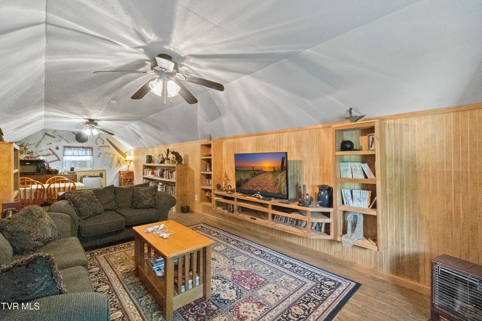 Photo #37: 1005 Jackson Hollow Road