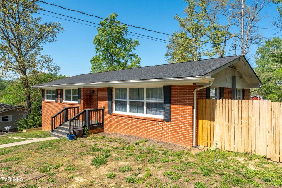 Photo #34: 1405 Brentwood Drive