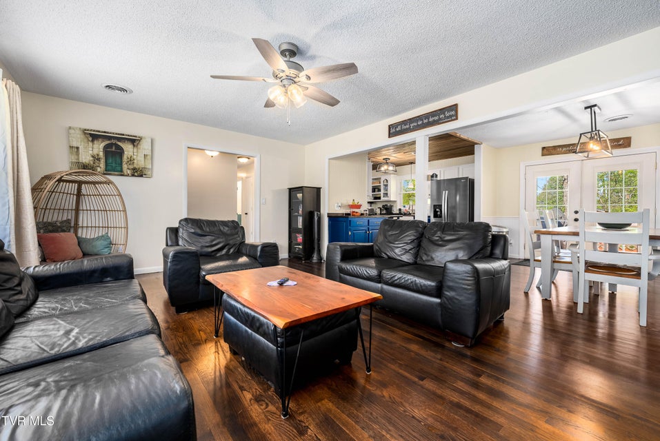 Photo #2: 1405 Brentwood Drive