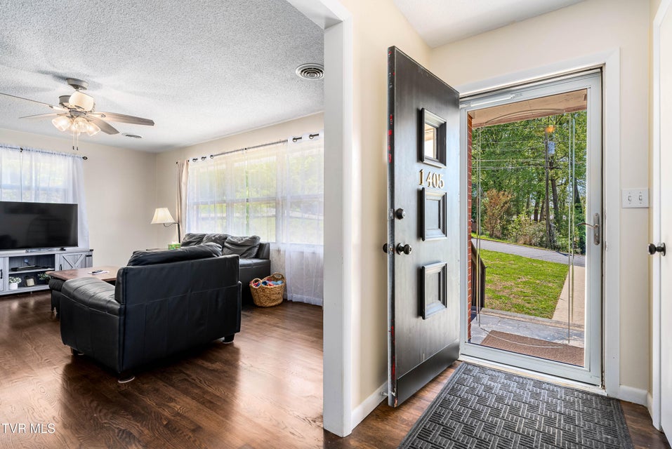 Photo #6: 1405 Brentwood Drive