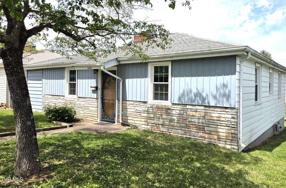 Photo #2: 1401 Garden Road