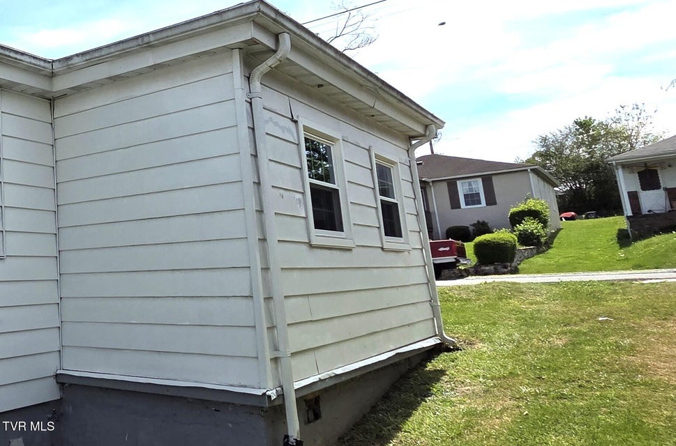 Photo #3: 1401 Garden Road