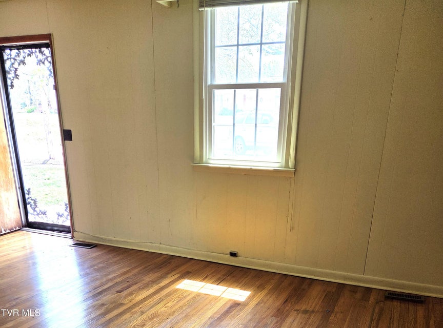 Photo #9: 1401 Garden Road