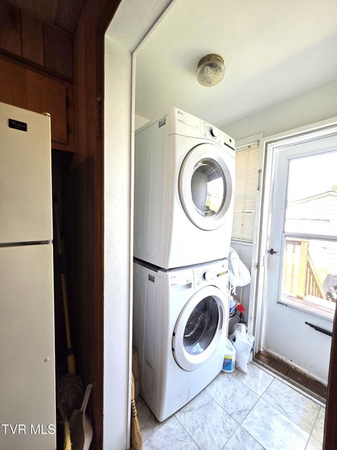 Photo #16: 1401 Garden Road