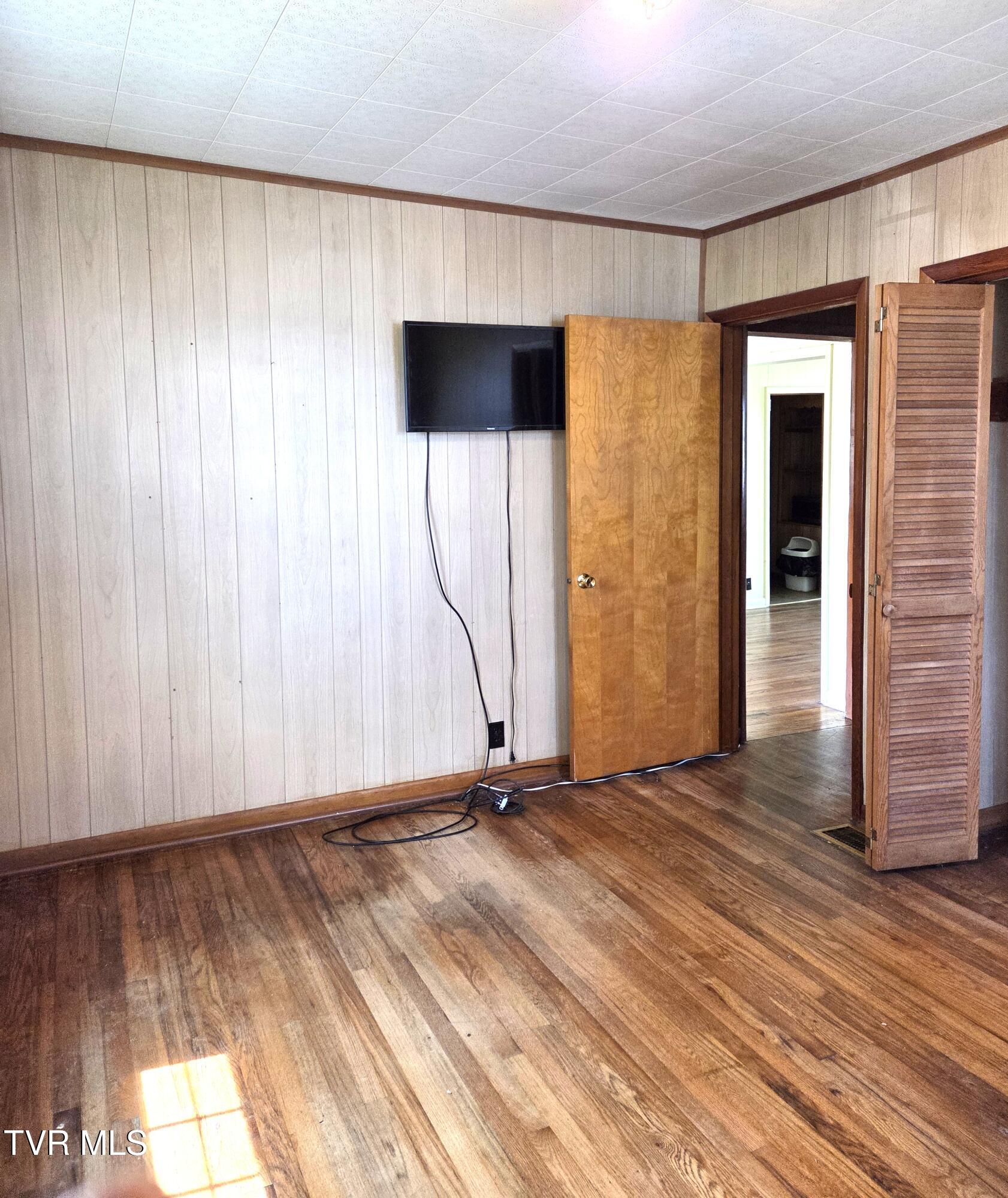 Photo #22: 1401 Garden Road