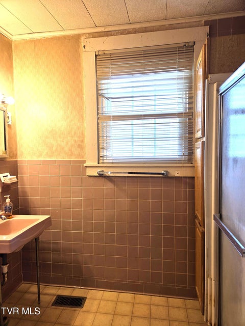 Photo #26: 1401 Garden Road