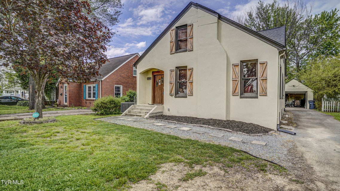 Photo #3: 1346 Center Street