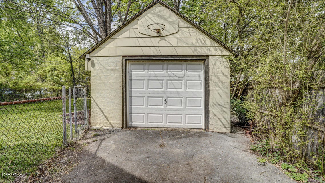 Photo #44: 1346 Center Street