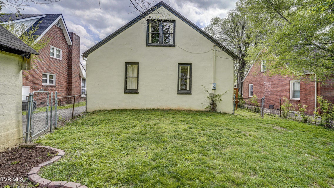 Photo #45: 1346 Center Street