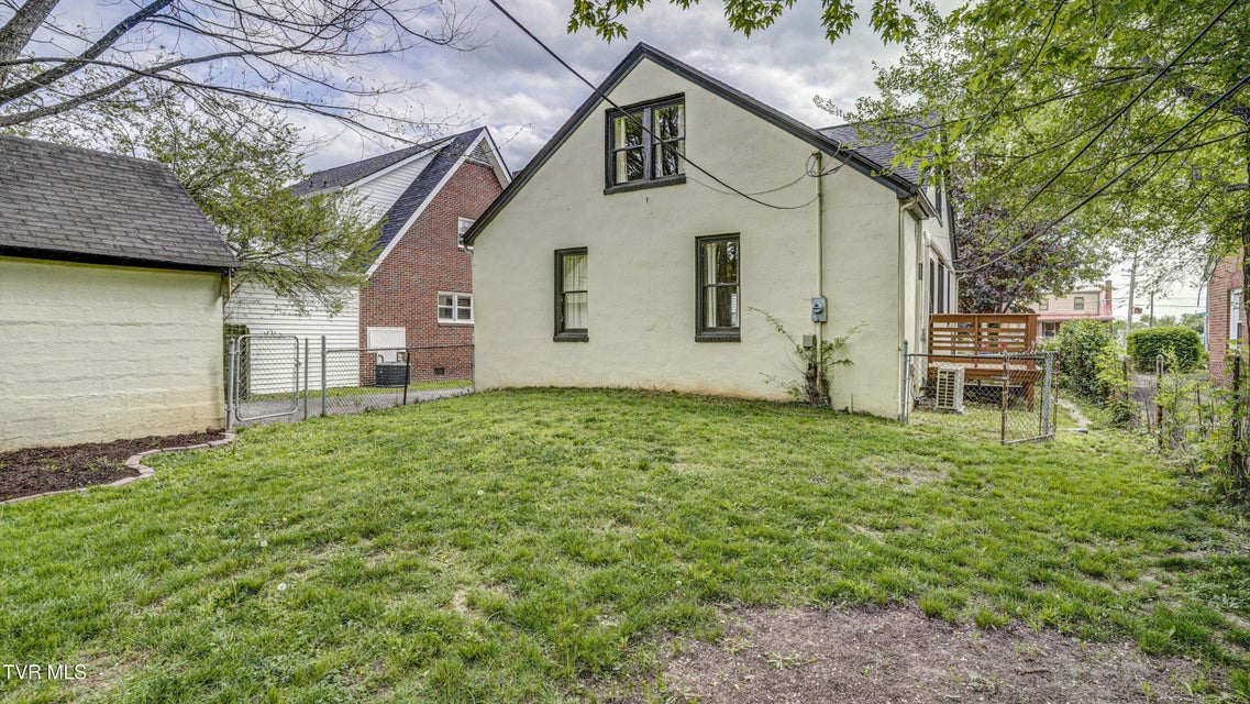 Photo #46: 1346 Center Street