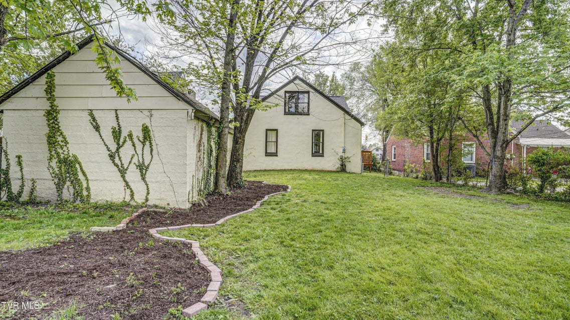 Photo #48: 1346 Center Street