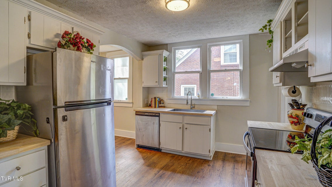 Photo #14: 1346 Center Street