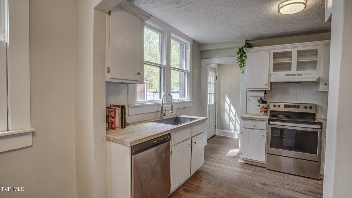 Photo #18: 1346 Center Street