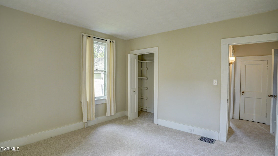 Photo #25: 1346 Center Street