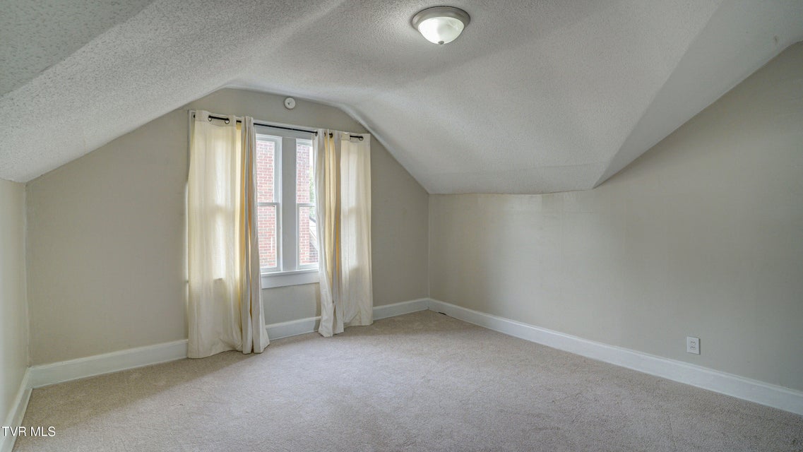 Photo #31: 1346 Center Street