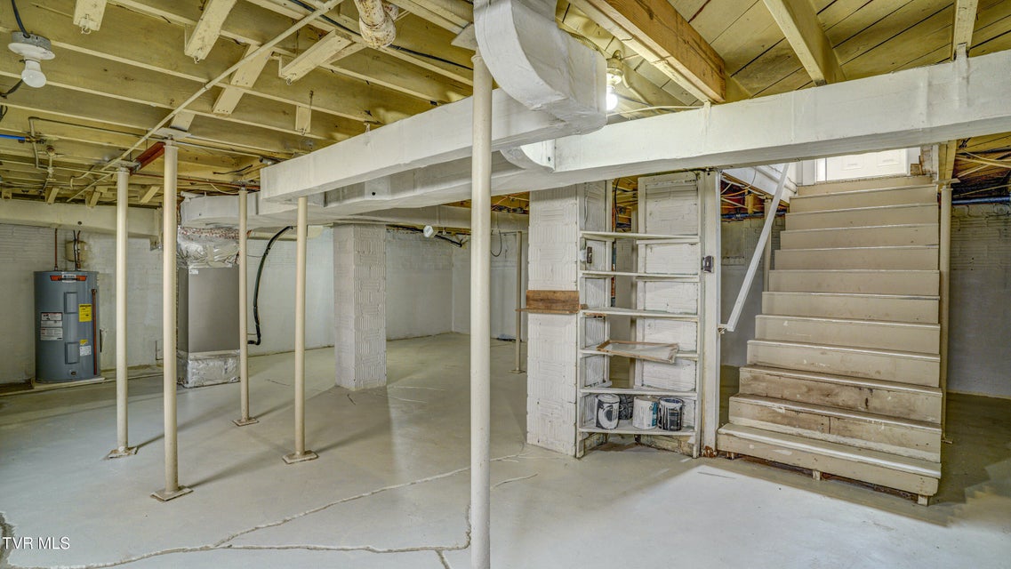 Photo #39: 1346 Center Street