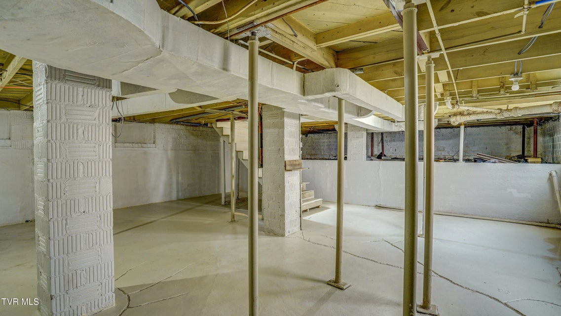 Photo #40: 1346 Center Street