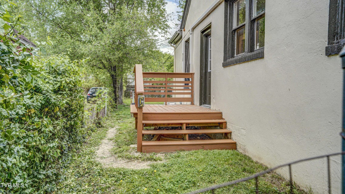 Photo #42: 1346 Center Street