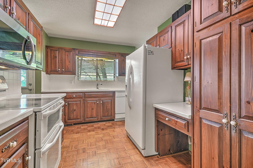 Photo #22: 3411 Linkwood Drive