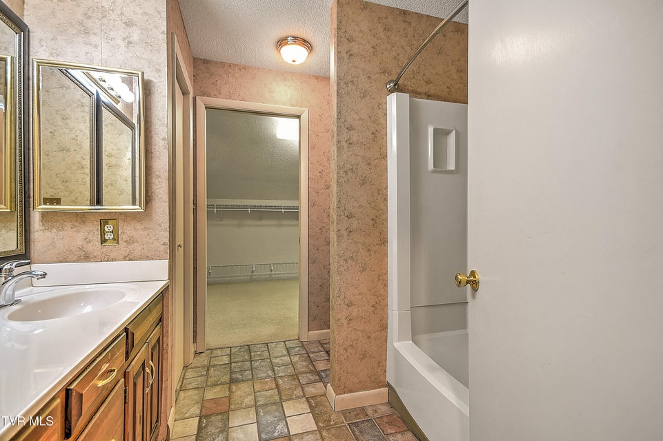 Photo #32: 3411 Linkwood Drive