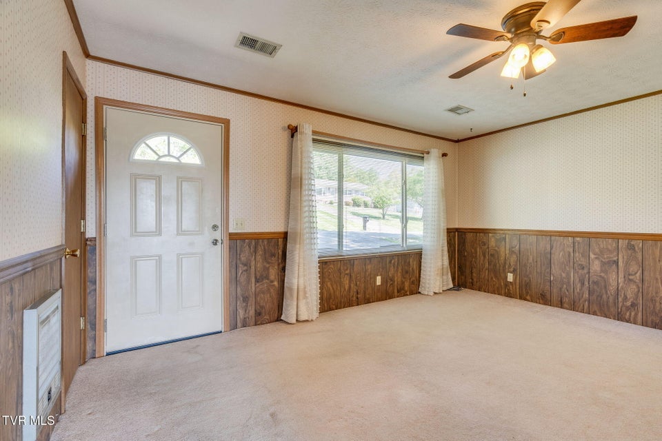 Photo #5: 816 Phyllis Street